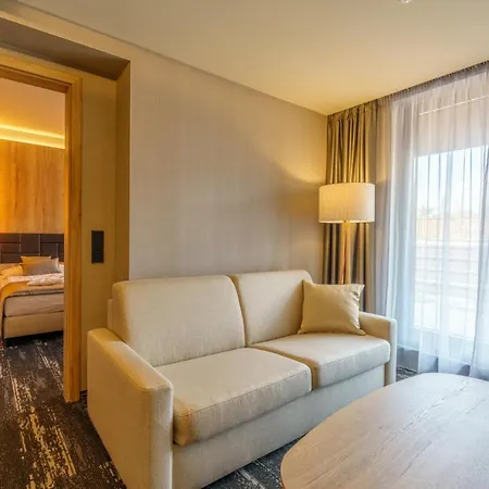 Hills Hotel 4*