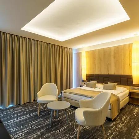 Hotel Hills 4*