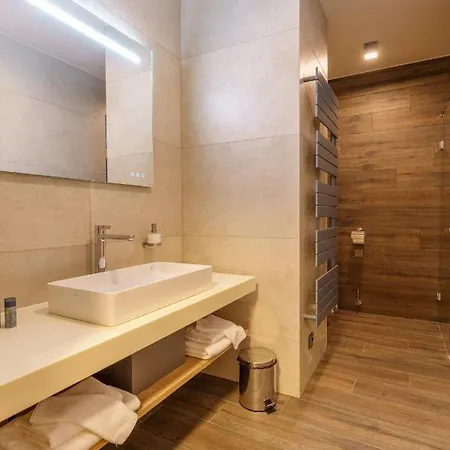 Hotel Hills 4*