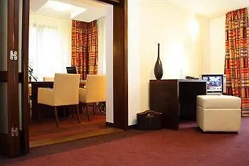 فندق هيلز 4*