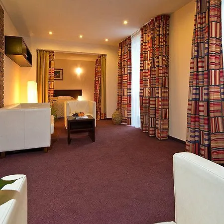 Hills Szálloda 4*
