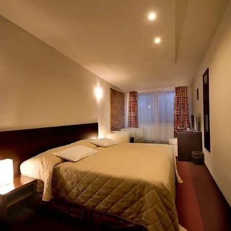 Hills 4*